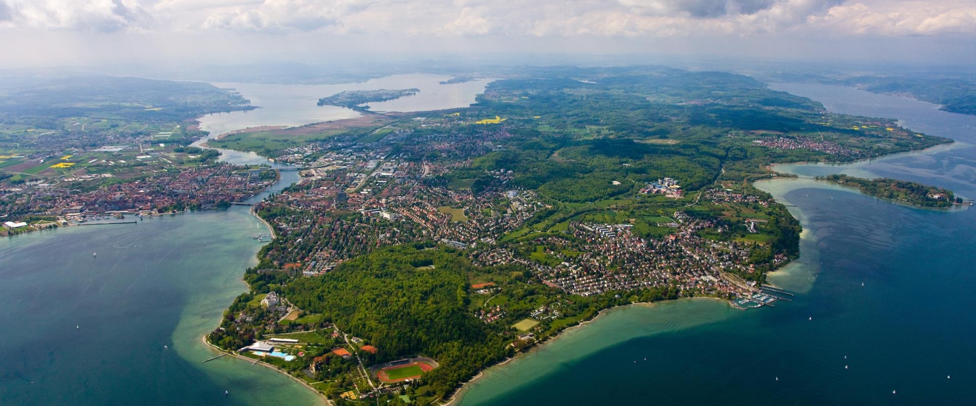 Luftaufnahme von konstanz bei schönem Wetter